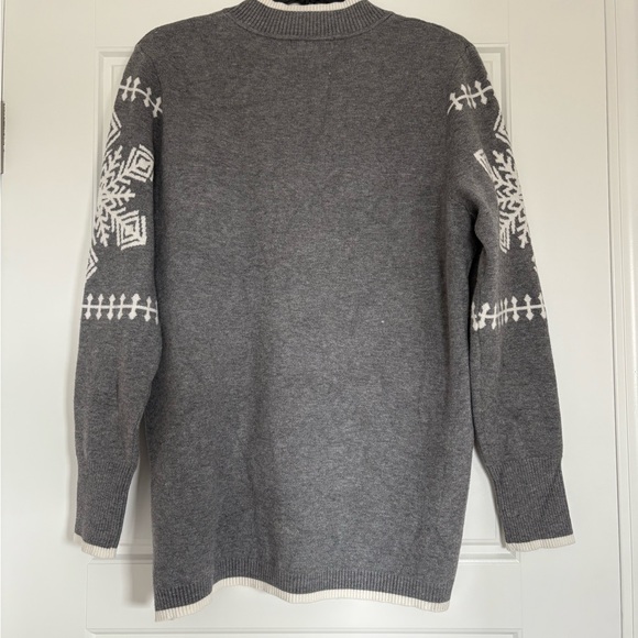 North Style Gray Snowflake Sweater - Picture 4 of 5